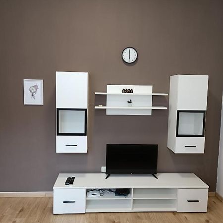 Apartments Aura Deskle Bagian luar foto