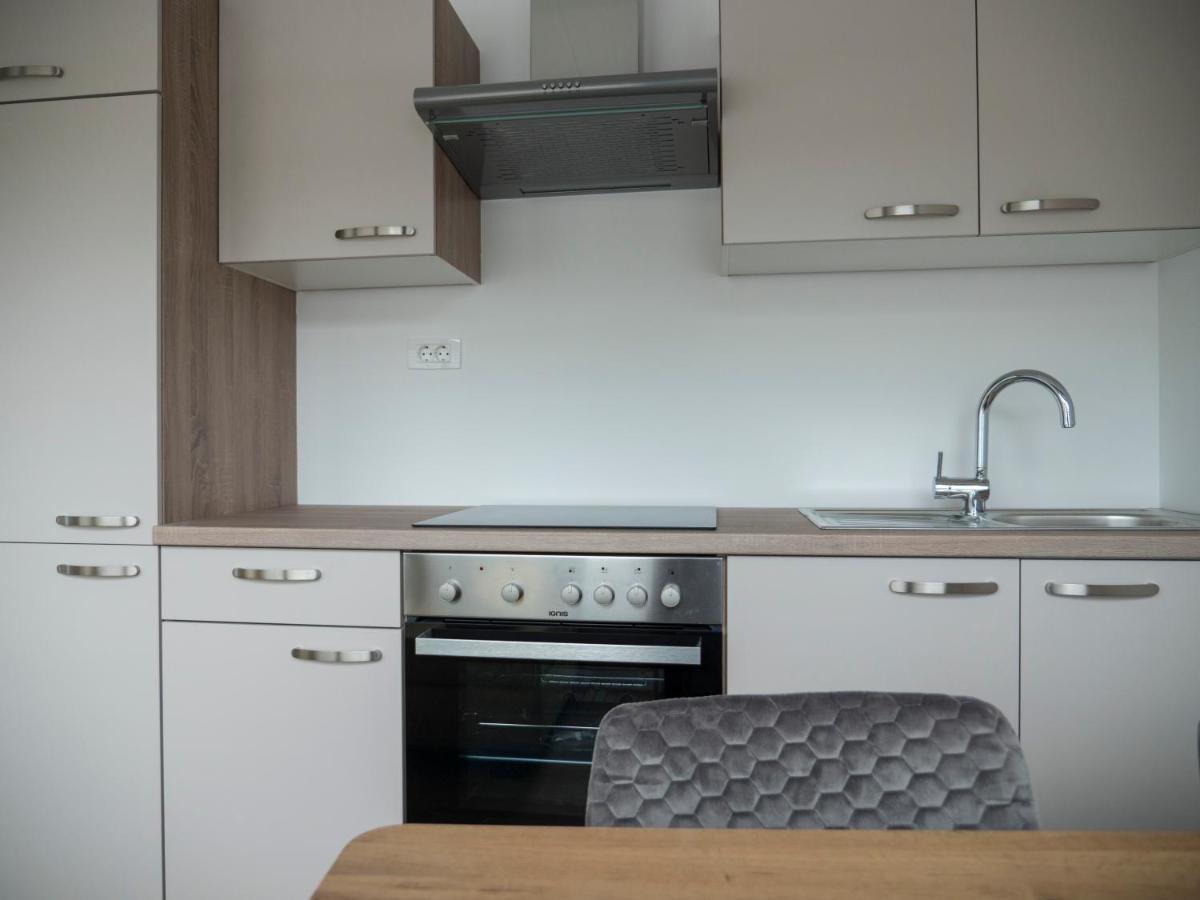 Apartments Aura Deskle Bagian luar foto