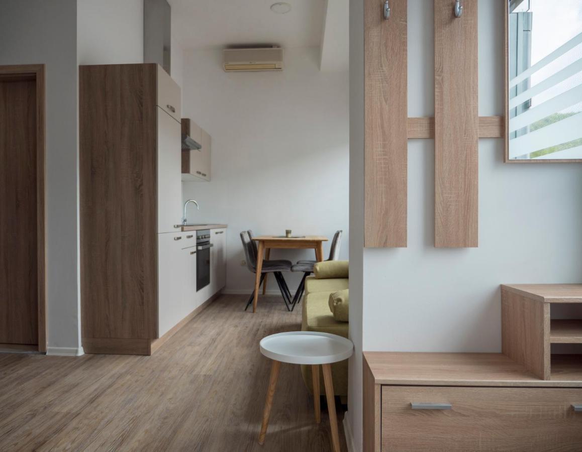 Apartments Aura Deskle Bagian luar foto