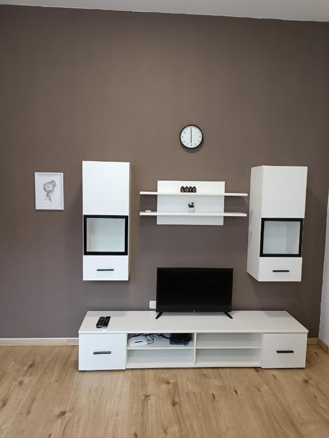 Apartments Aura Deskle Bagian luar foto