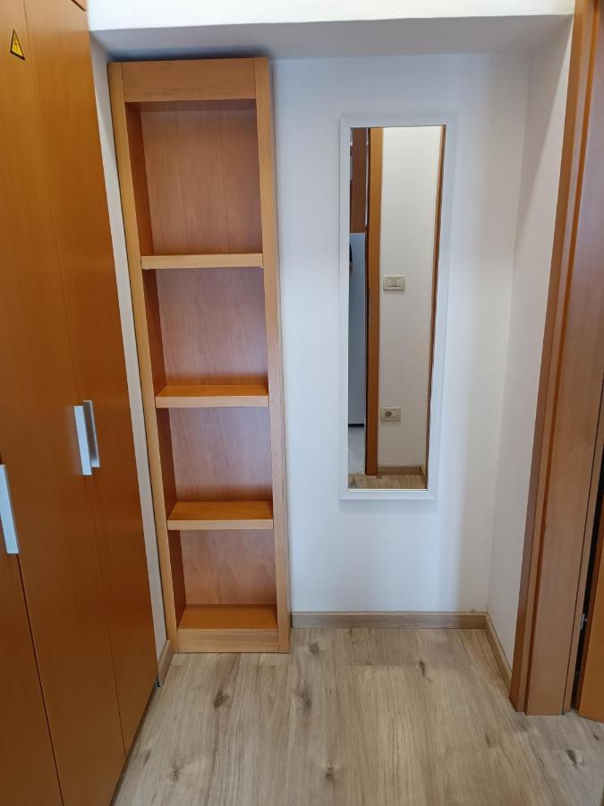 Apartments Aura Deskle Bagian luar foto