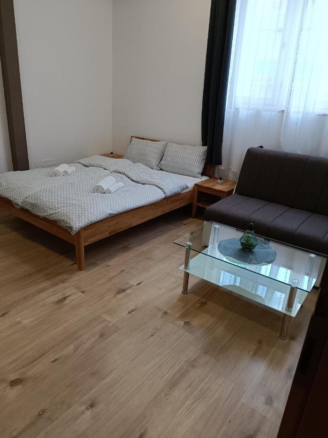 Apartments Aura Deskle Bagian luar foto